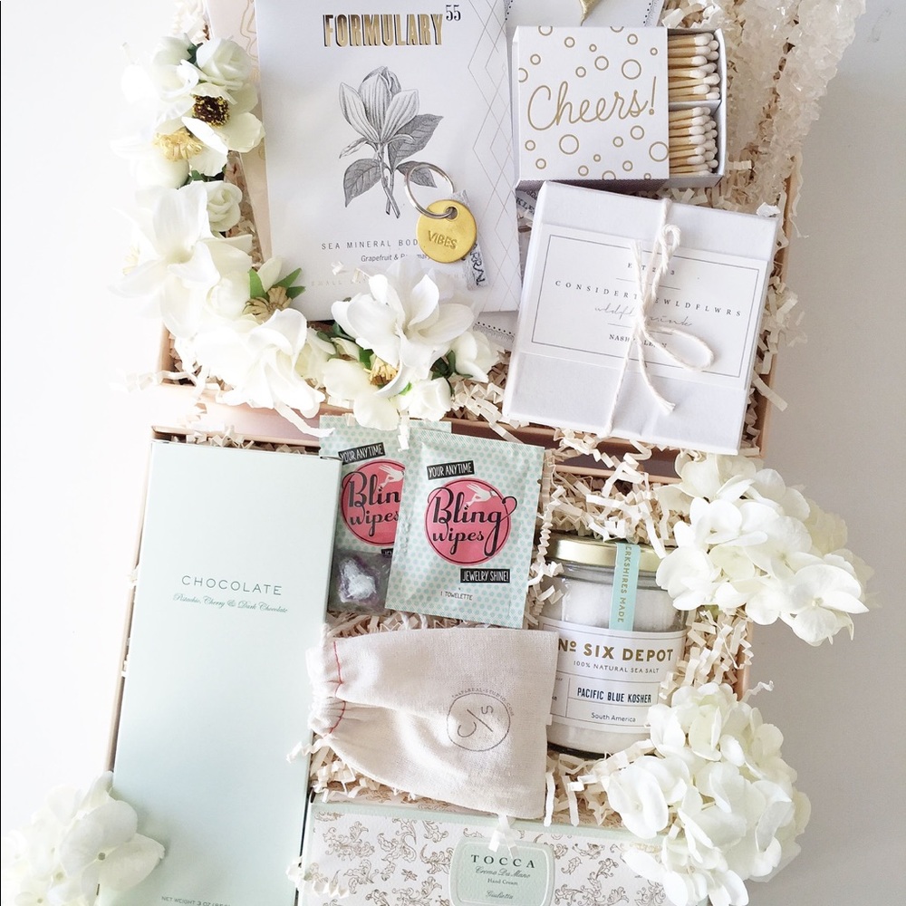 Self care/beauty mystery box - Picture 3 of 16